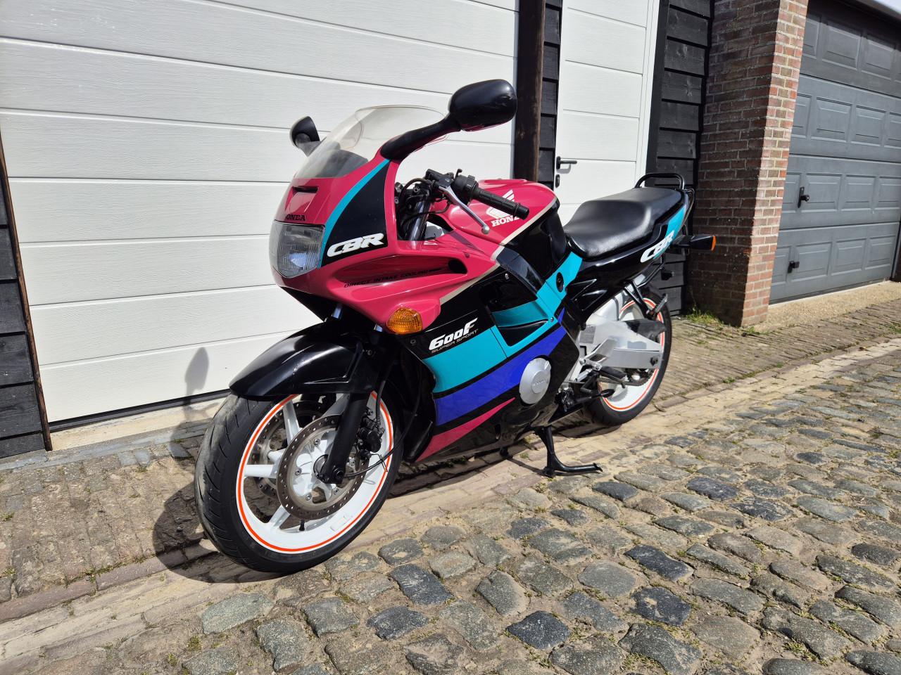 1991 Honda cbr 600 f2 (onderhoudsvrij)