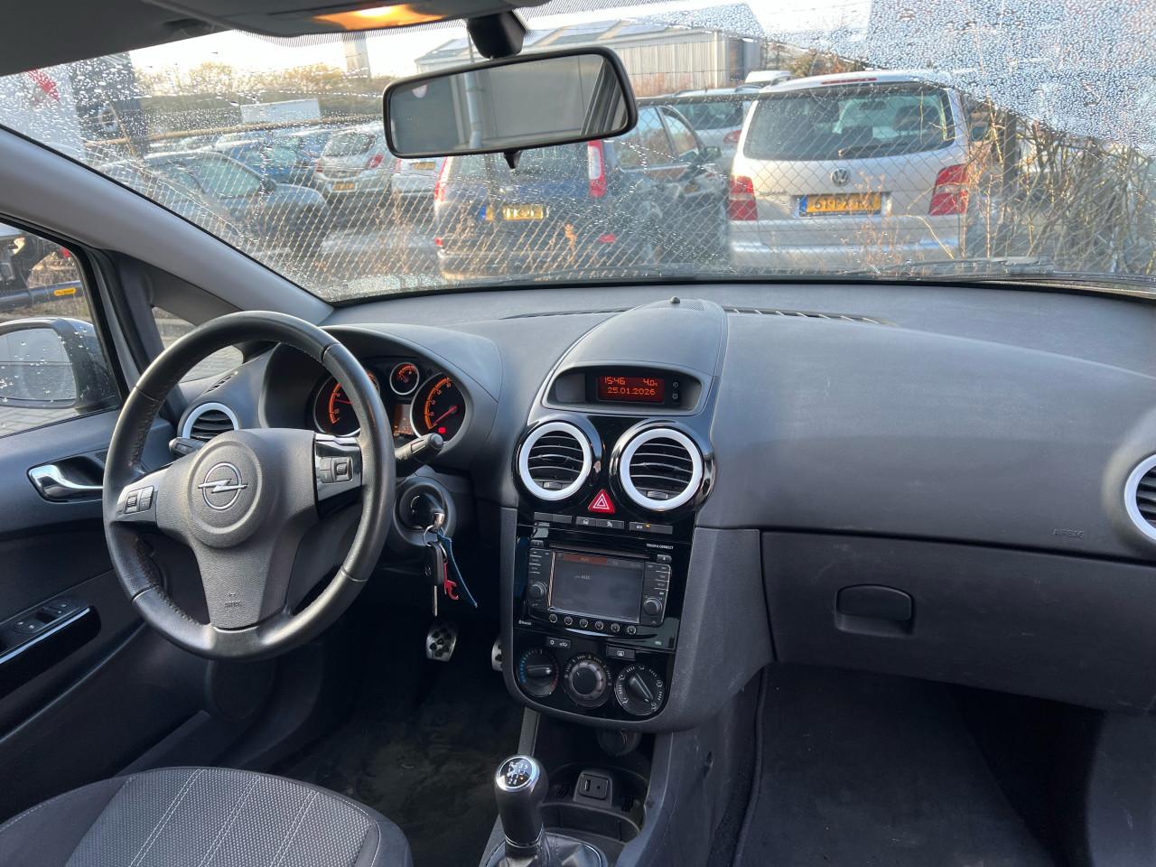 Opel Corsa 1.4-16V Black On White Vol Jaar Apk