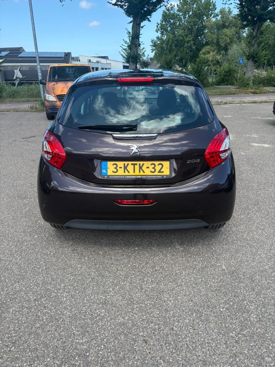 Peugeot 208