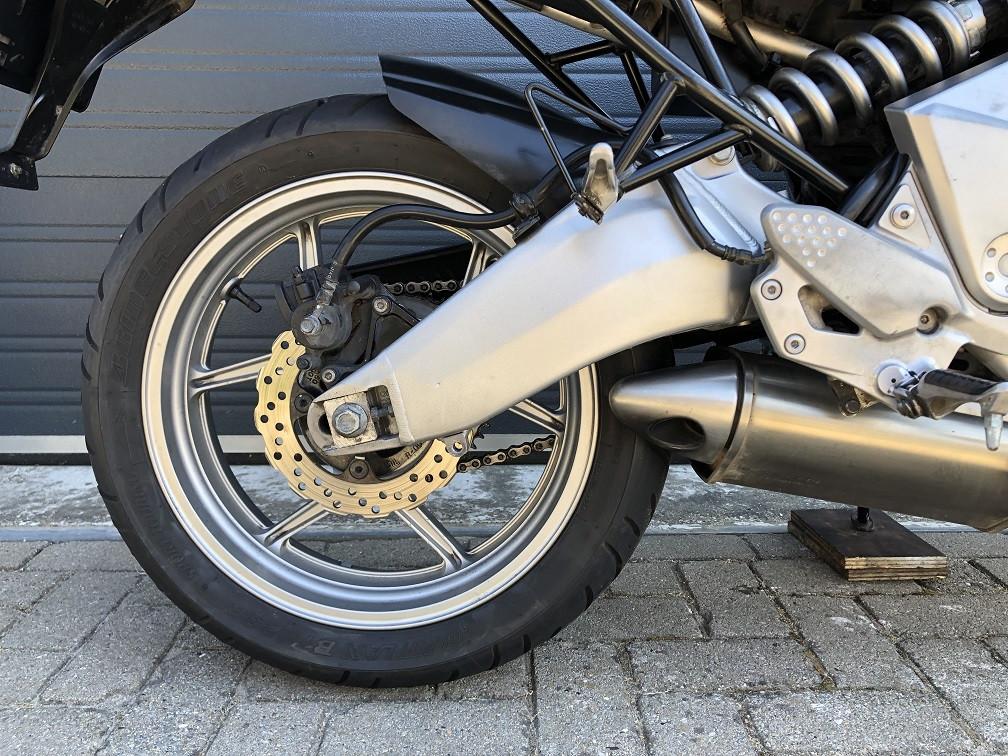 Keurige middenklasse Versys 650 '07 met 45dkm, veel Givi extra's €3250,-