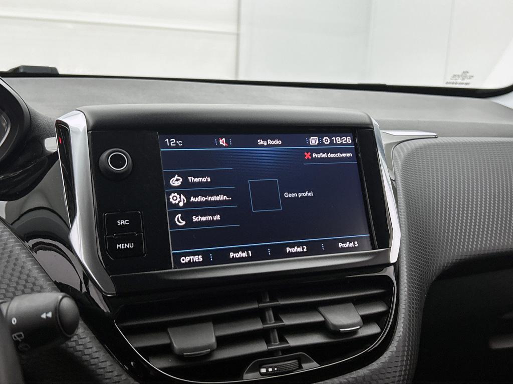 Peugeot 2008 110 pk signature | rijklaar | navigatie | parkeersensoren | lm