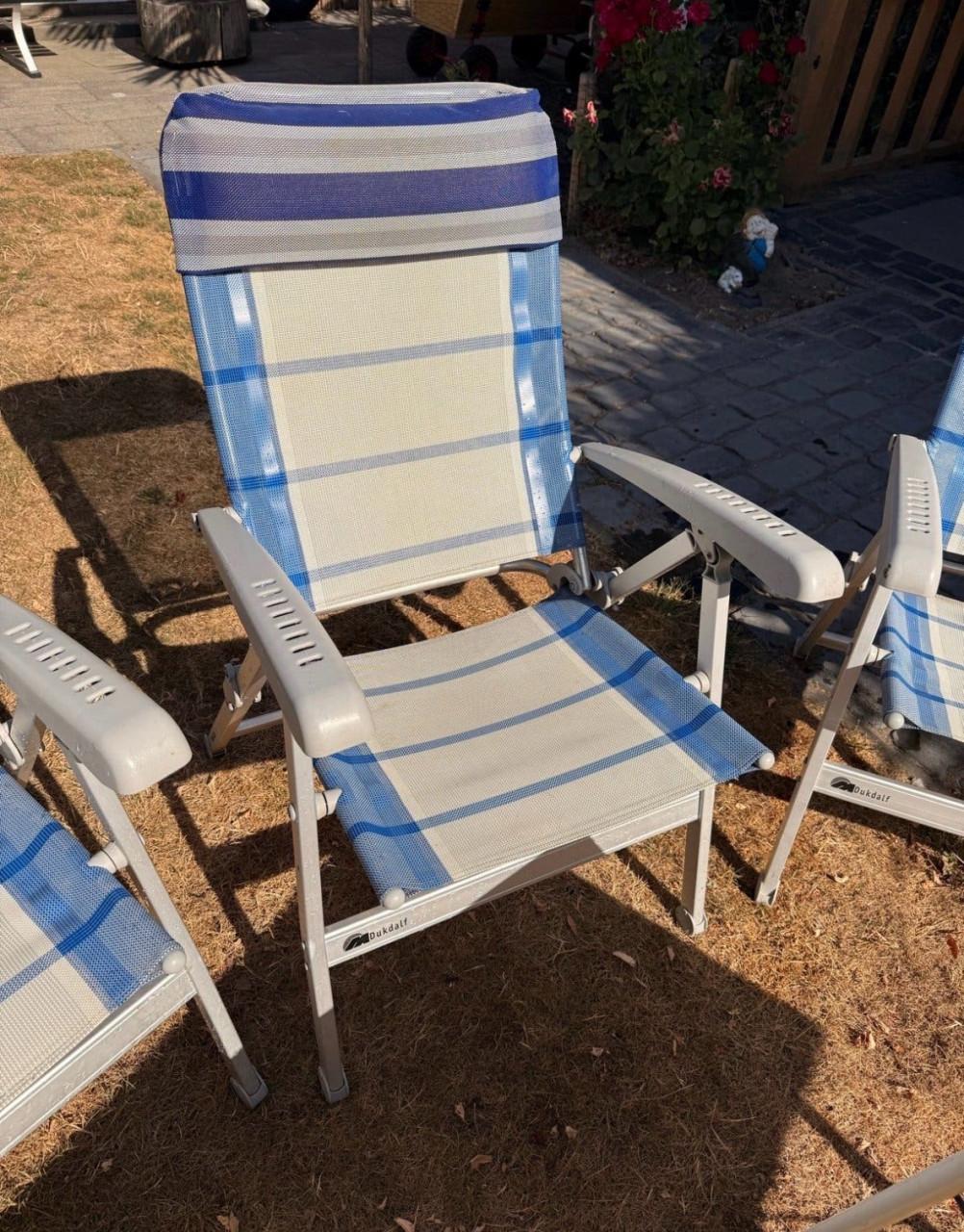 Campingtafel en 4 stoelen merk DUKDALF