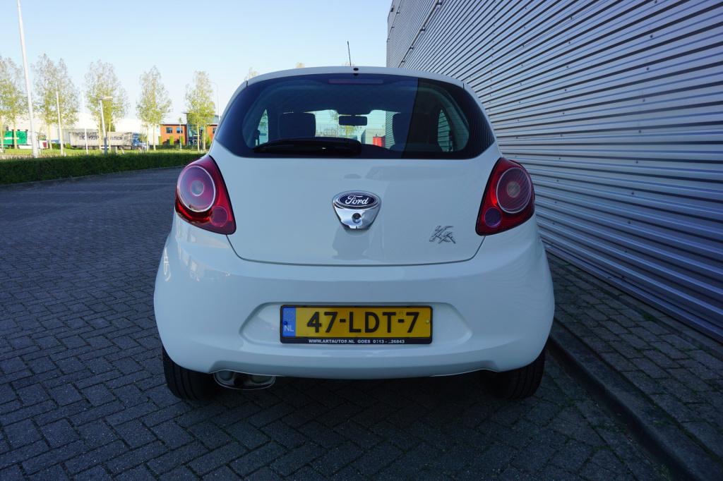 Ford KA 1.2 cool&sound airco / elektr. ramen / nap / apk t/m 04-2027