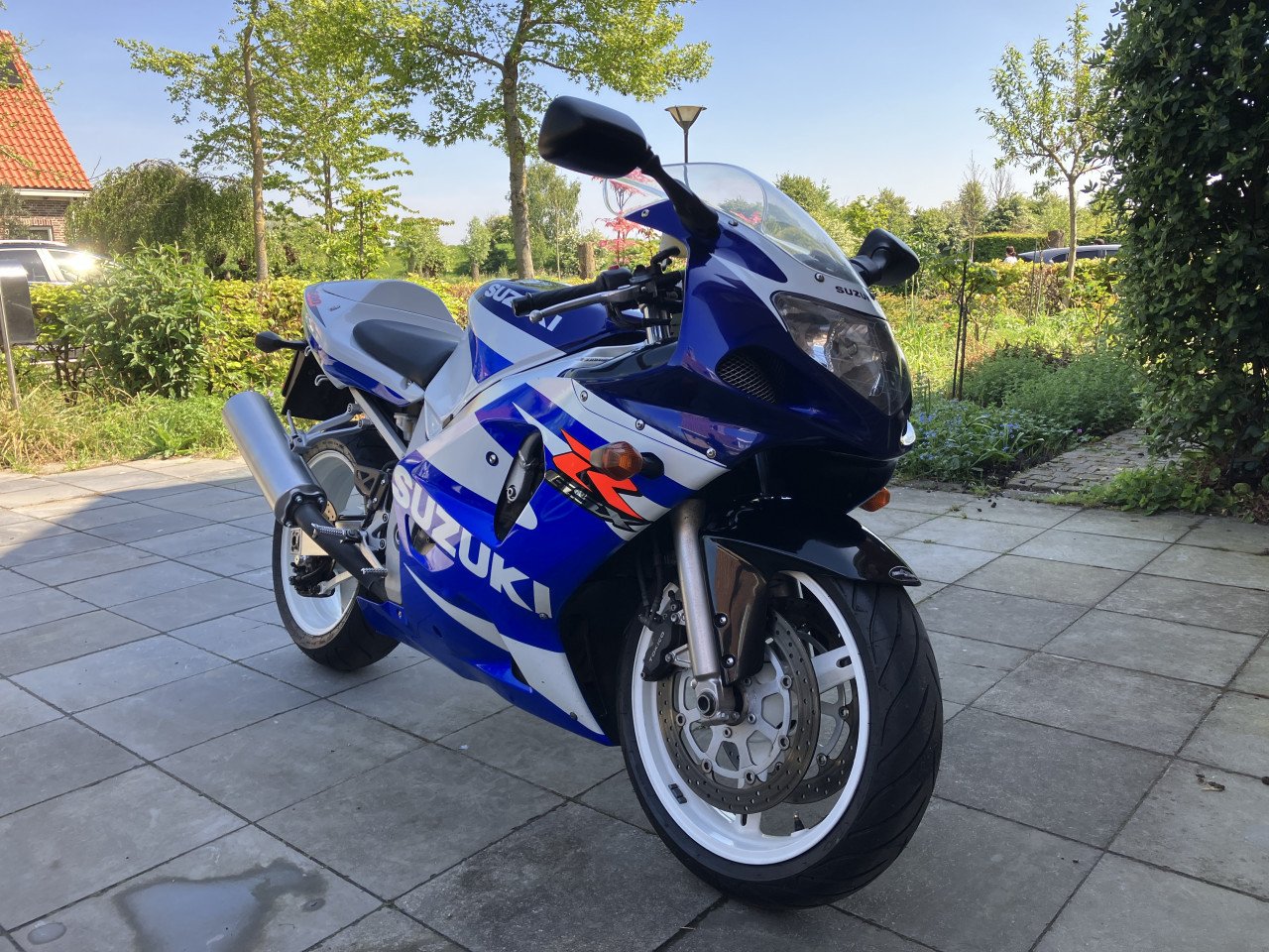 Suzuki GSX-R600 2001 in absoluut unieke staat schadevrij nieuwe banden etc.