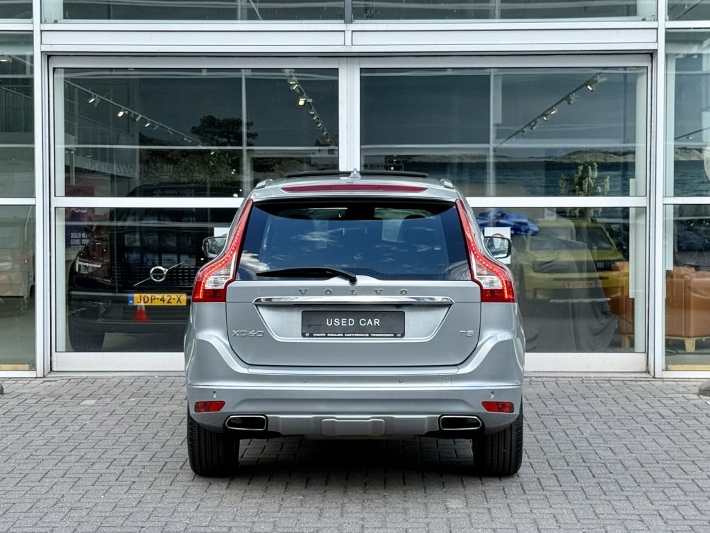 Volvo XC60 t5 245pk aut6 polar+ luxury| panodak| trekhaak| standkachel| ca