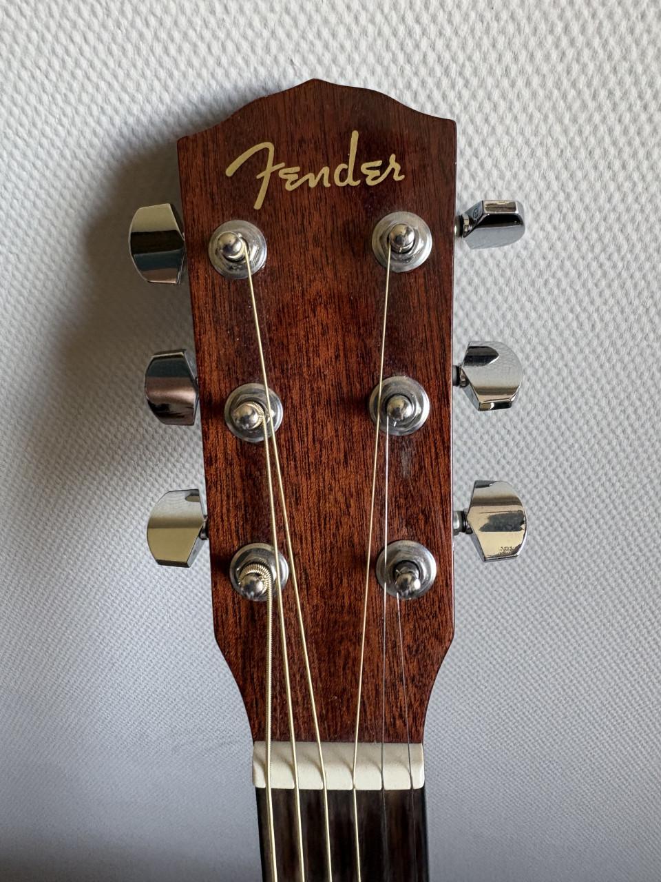 Gitaar (Fender CD-60S natural)