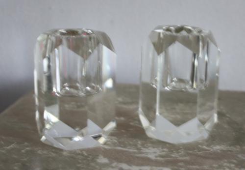 Set van 2 zware glazen kandelaars