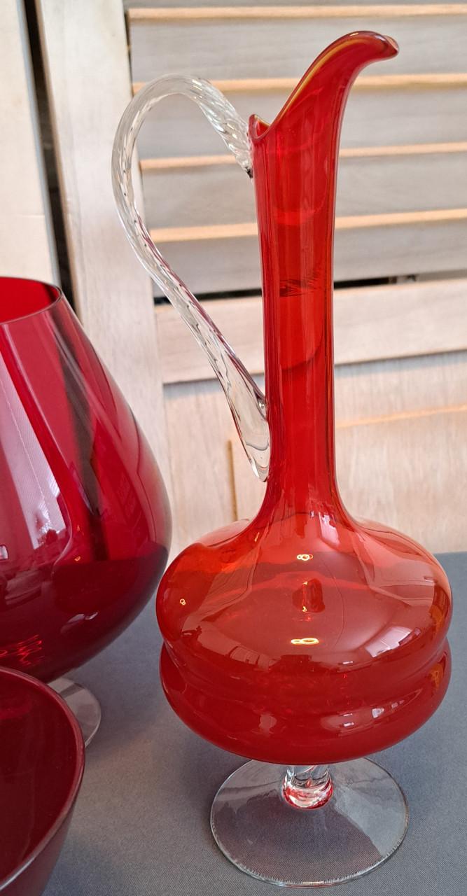 Mooi rood glaswerk