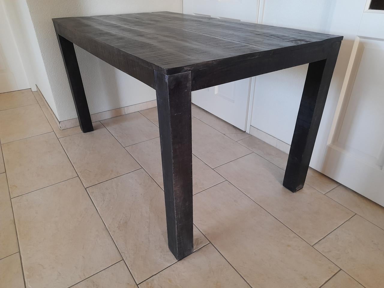 Massief Mango houten tafel 80 x 140 x 77H  (in goede nette staat )