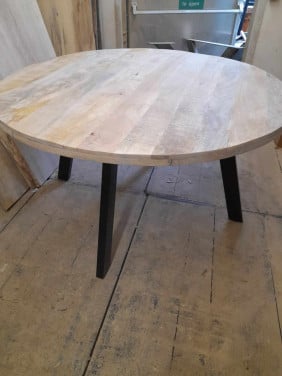 Nieuwe tafel in mangohout 140 cm