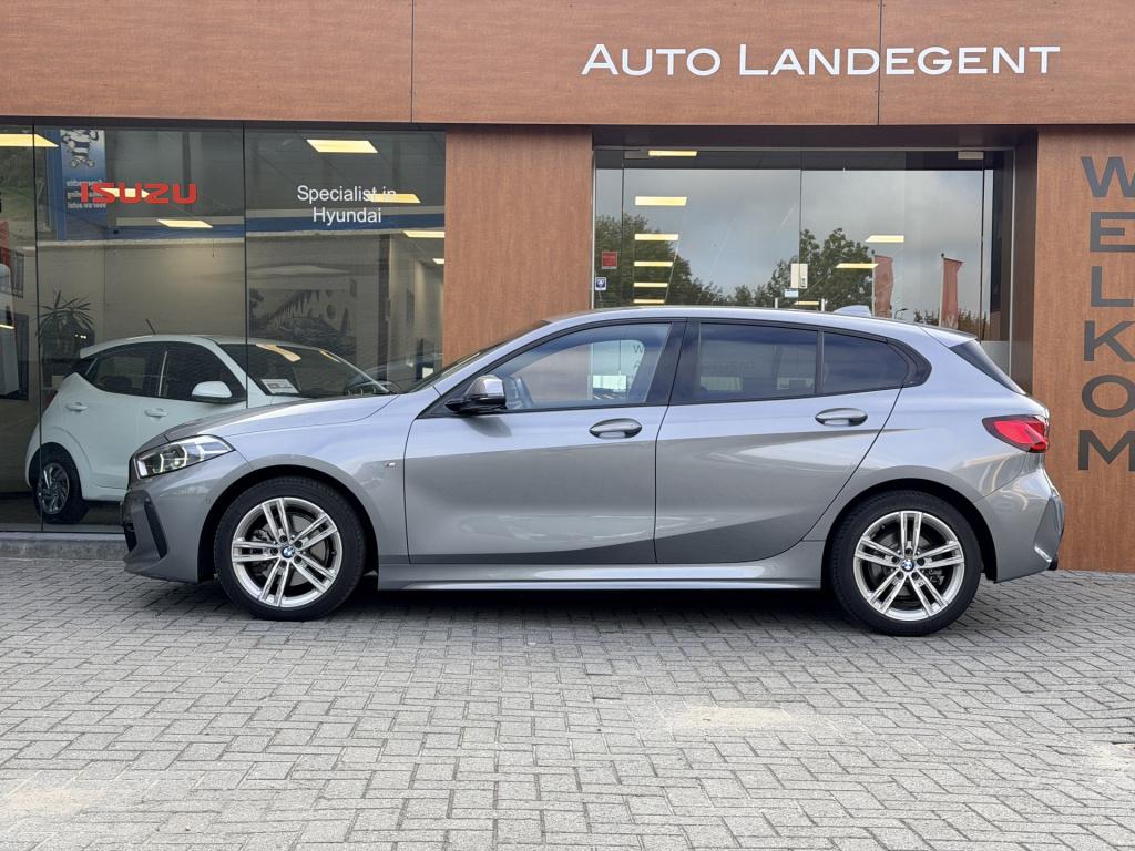 BMW 1 Serie 118i m-sport | carplay | parkeer sensoren | dab | cruise contro