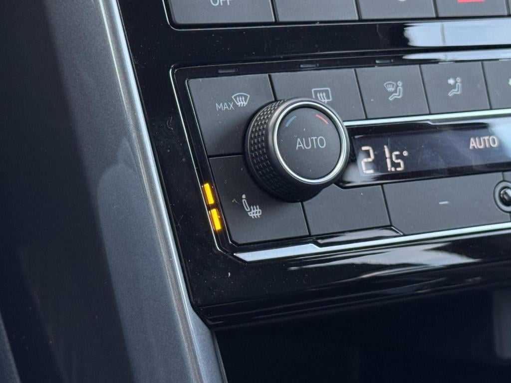 Volkswagen T-cross 1.0 tsi style automaat nl-auto inc. trekhaak afneembaar!