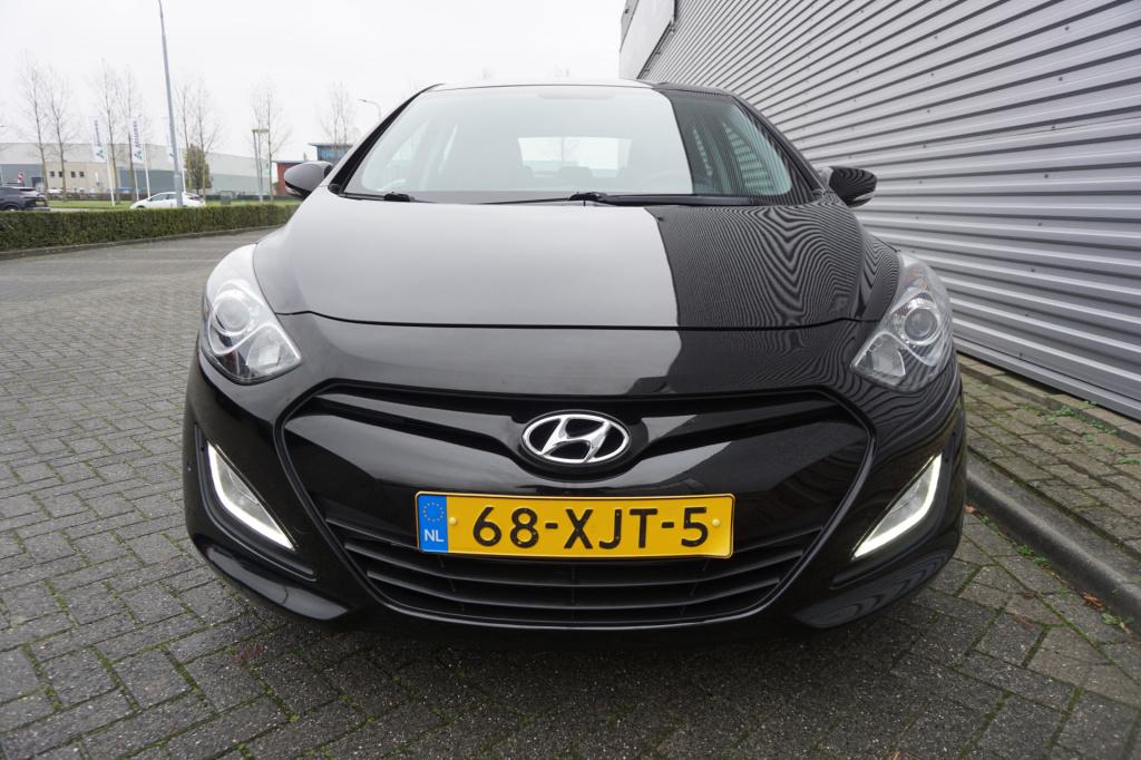 Hyundai I 30 1.6 gdi i-vision automaat / climate / navi / cruise controle /