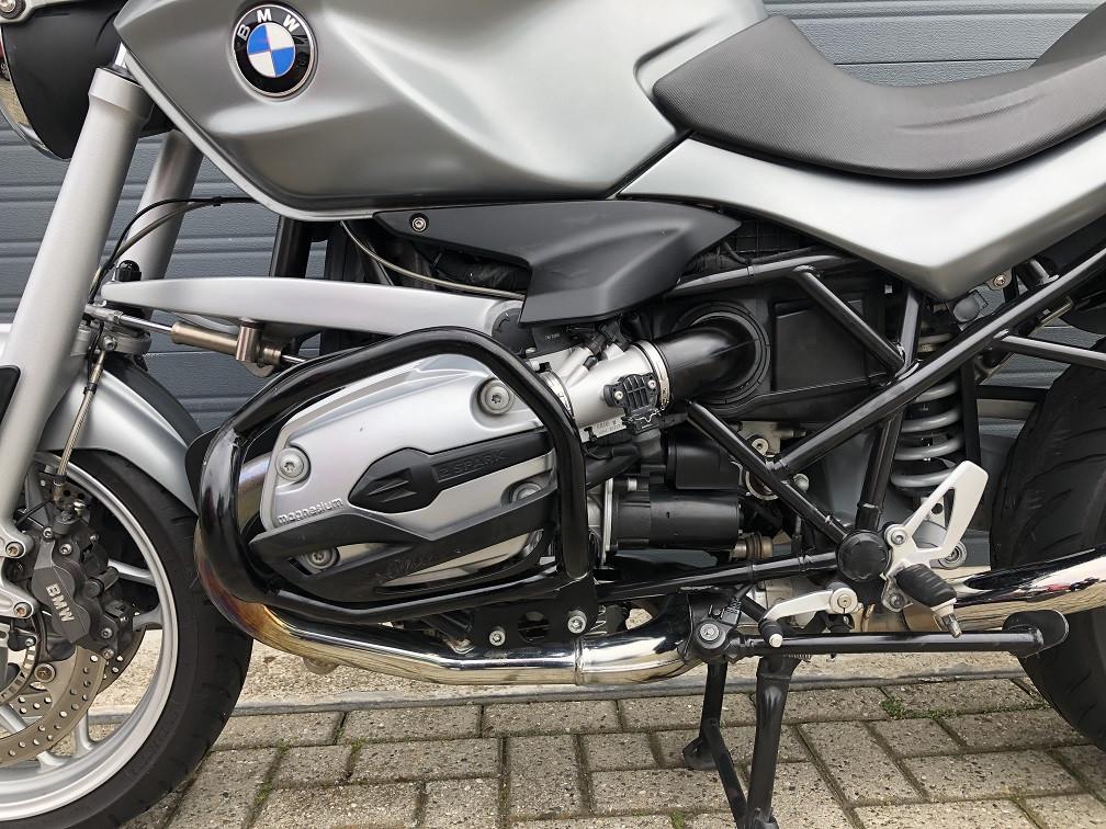 Mooie BMW R1200R uit 2007 met ABS, kofferset, valbeugel etc, rijklaar €4250