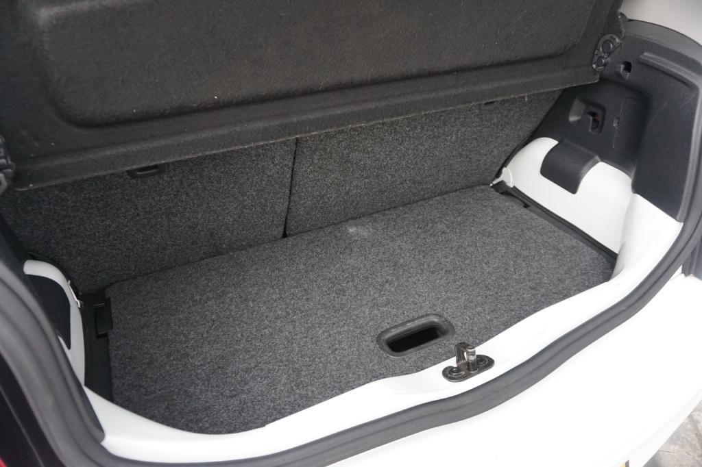 Volkswagen UP! 1.0 high up! bluemotion airco / navi / cruise / elektr. rame