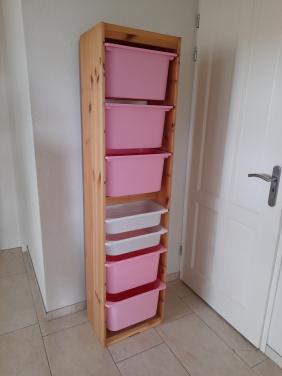 Trofast vakkenkast  176 x 30 x 45 (in goede nette staat )
