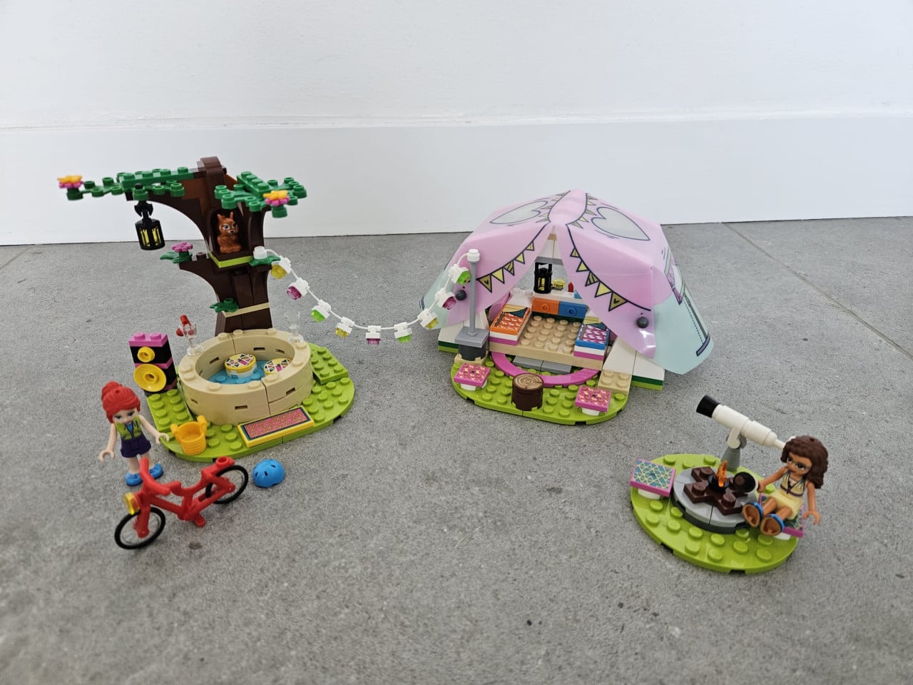LEGO Friends 41392 - Glamping in de natuur