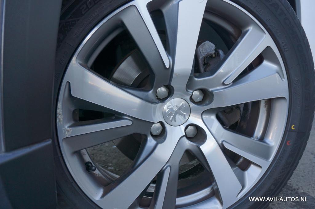 Peugeot 2008 1.2 puretech allure