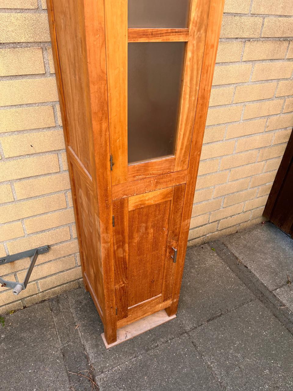 Hoge (badkamer)kast