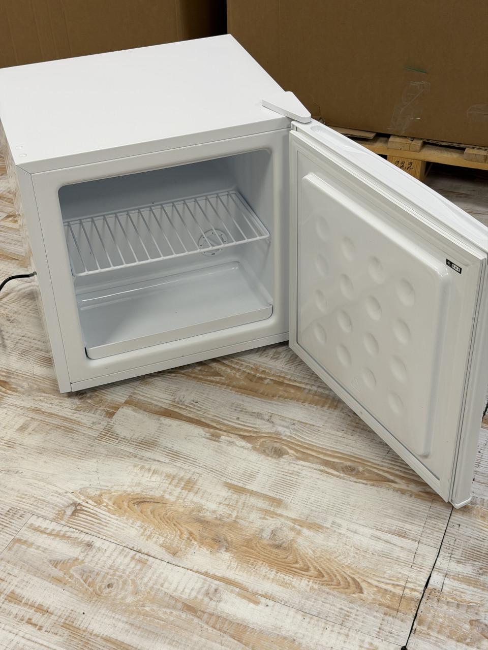 Tomado Minivriezer 31L Wit tafelmodel Compact 6 Maanden Oud
