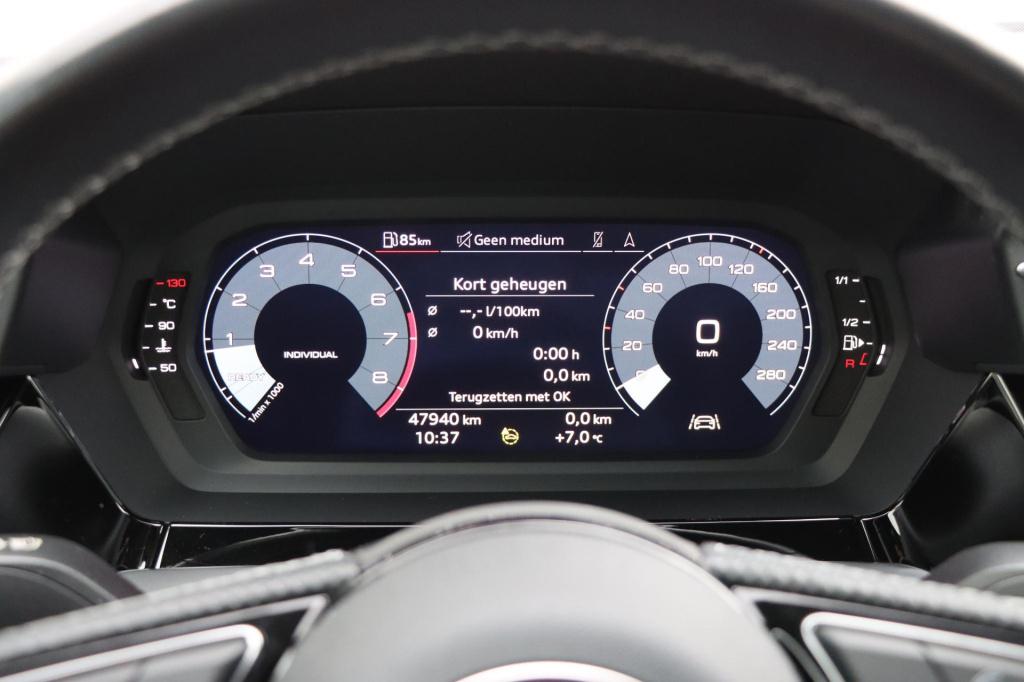 Audi A3 limousine 35 tfsi s edition 150pk carplay | camera | parkassist | a