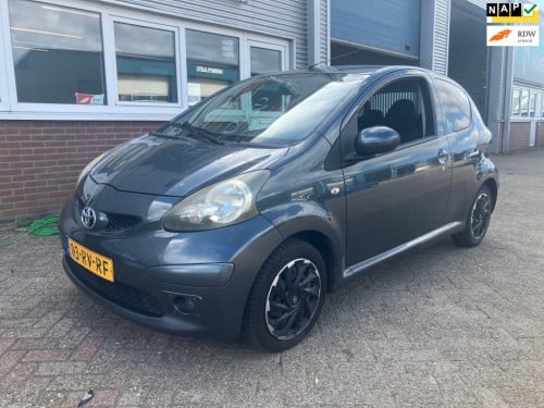 Toyota Aygo 1.0-12v sport airco