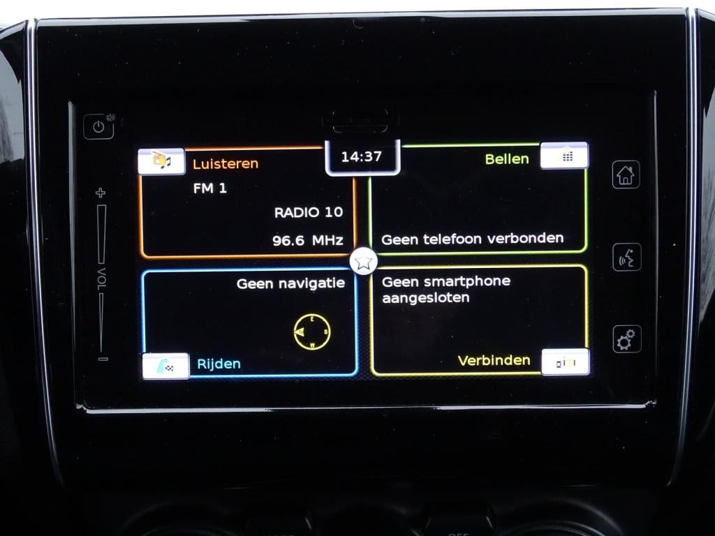 Suzuki Swift 1.0 stijl automaat | stoelverwarming | navi | bluetooth