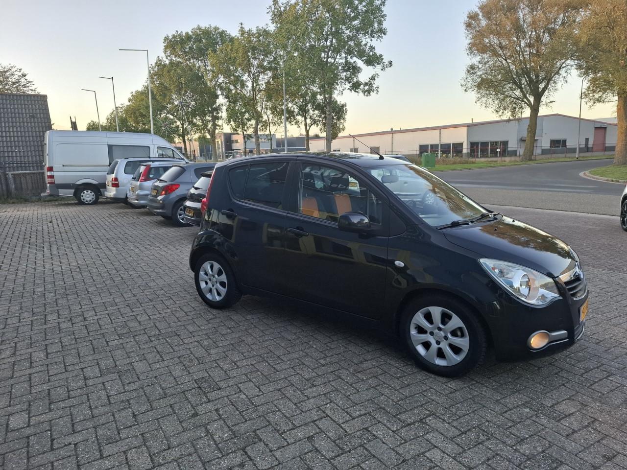 Opel Agila 1.2 Enjoy 5 deurs bj:2009 airco lm-velgen