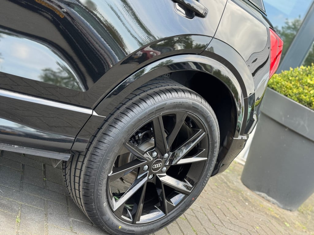 Audi Q2 35 tfsi s edition * panoramadak * camera * keyless