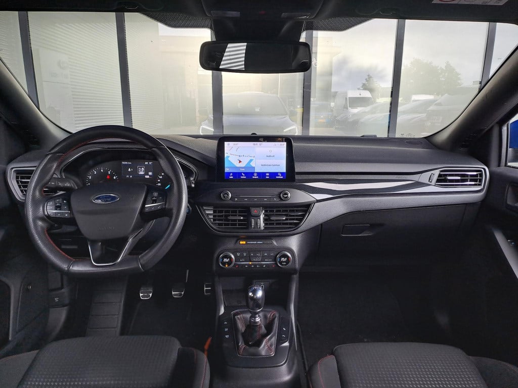 Ford Focus 1.5 ecoboost st line business | 182 pk! | winter pack | apple ca