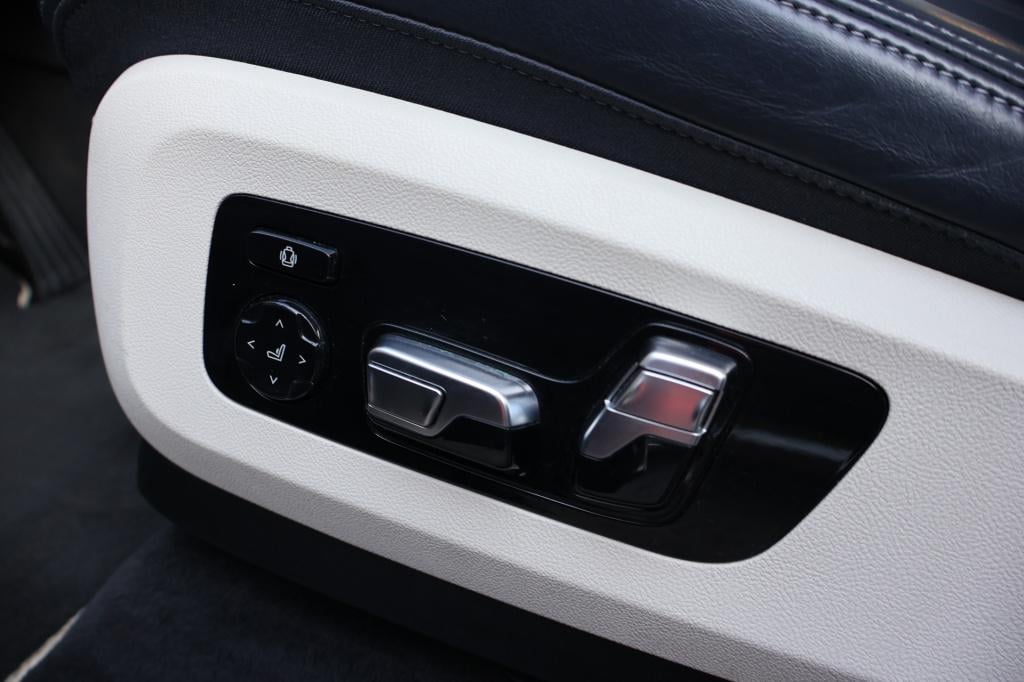 BMW X7 xdrive40i 6p. l 340 pk l panodak skylounge l laser l head-up l 3500 