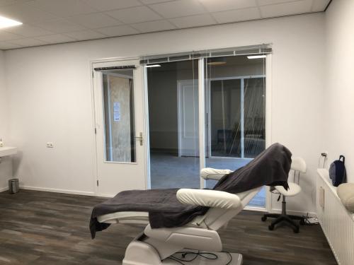TE HUUR 20m2 kantoor/bedrijfsruimte in Kantorenplein Goes
