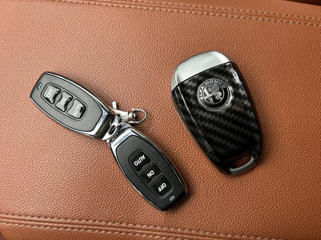 Alfa Romeo Giulia 2.0t * veloce pakket * stoel + stuur verwarming * leder