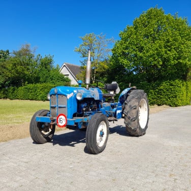 Te koop: leuke Ford Dexta uit 1961