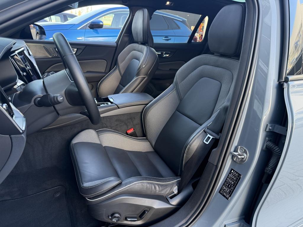 Volvo V60 t6 398pk recharge r-design| panodak| adap.cruise| 360camera| sty