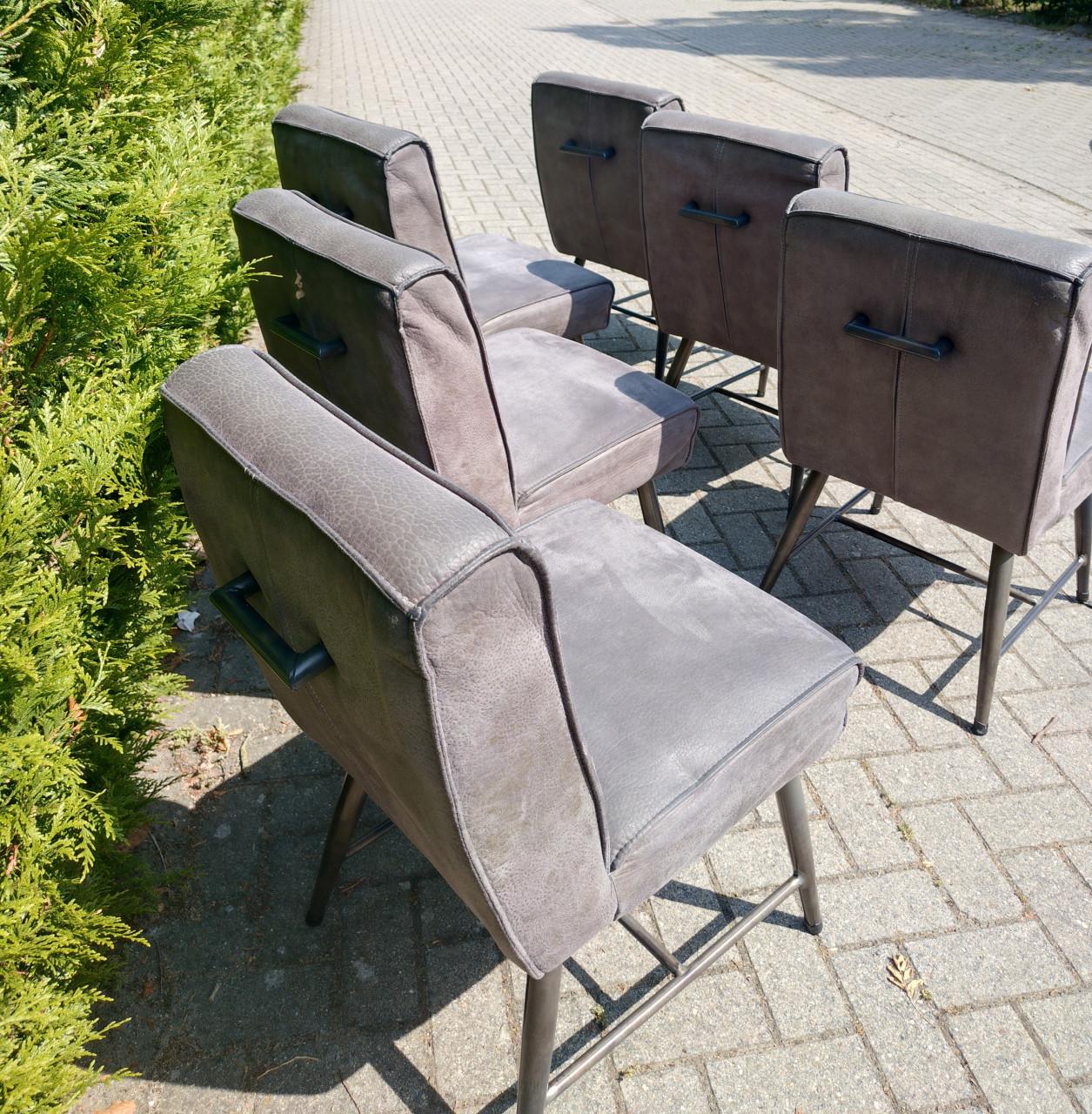 Zes eetkamerstoelen