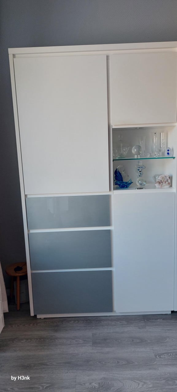 Kast (hoog)