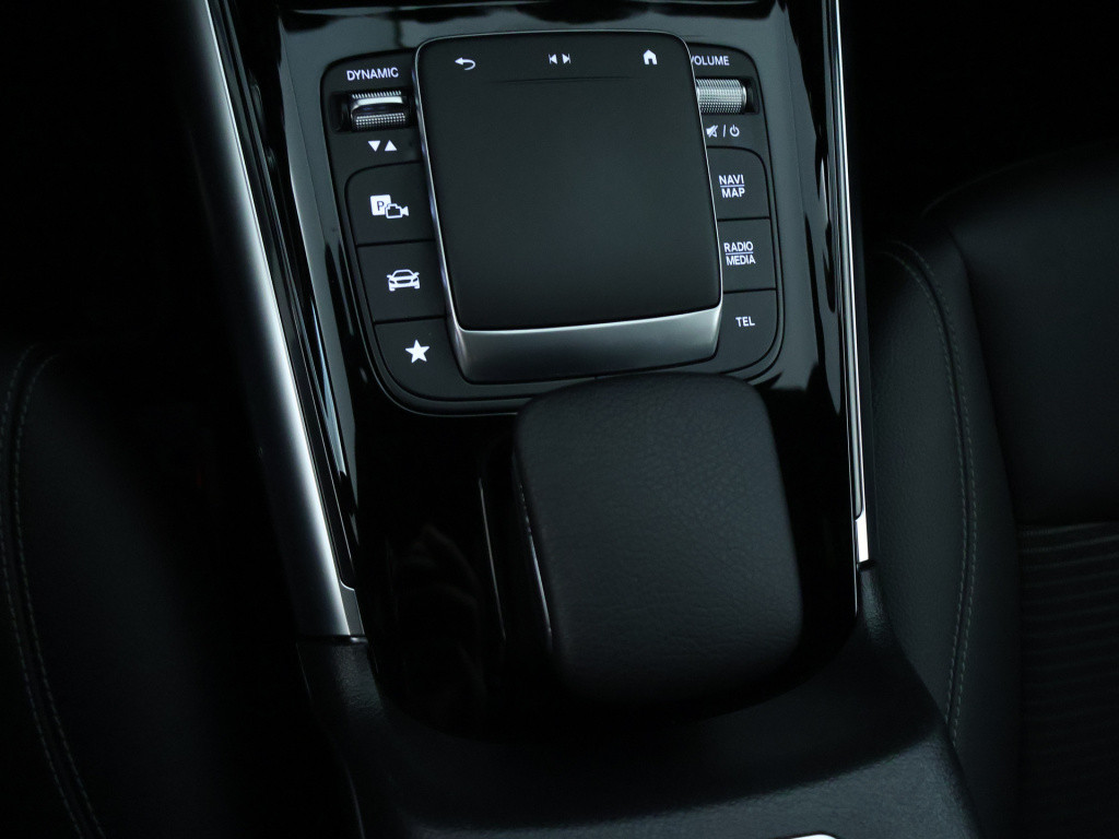 Mercedes-Benz Gla-klasse 250 e business solution luxury line apple carplay 
