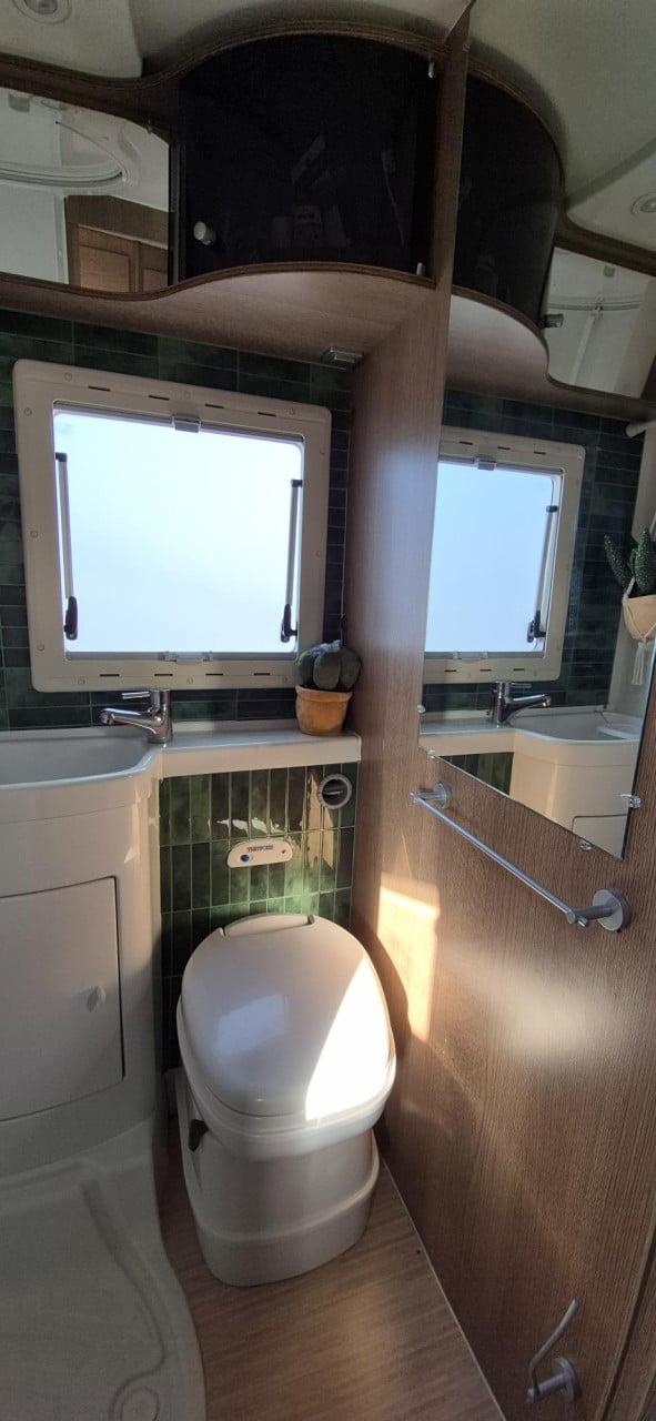 Mclouis MC4 60G half integraal camper
