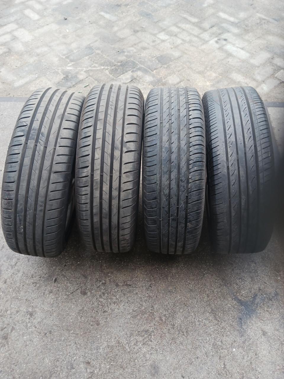 Suzuki swift velgen met banden