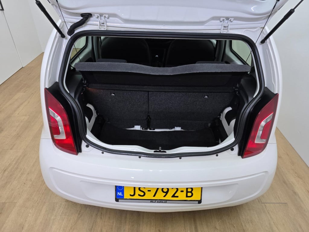 Volkswagen UP! occasion 1.0 move up! bluemotion met airco en navigatie | tw