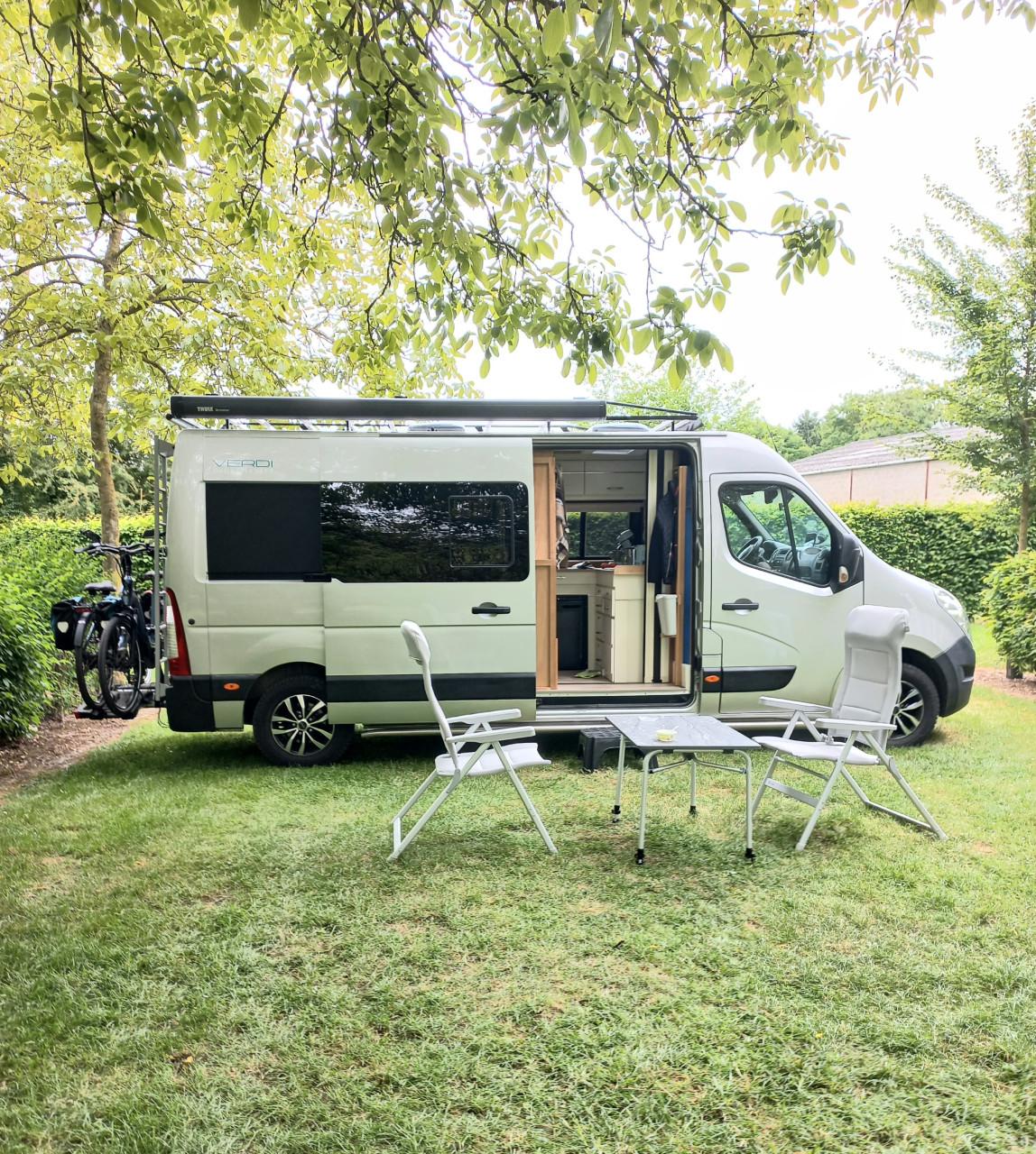 Renault Master, automaat, professioneel ingebouwd 2024/ 2025, top conditie.