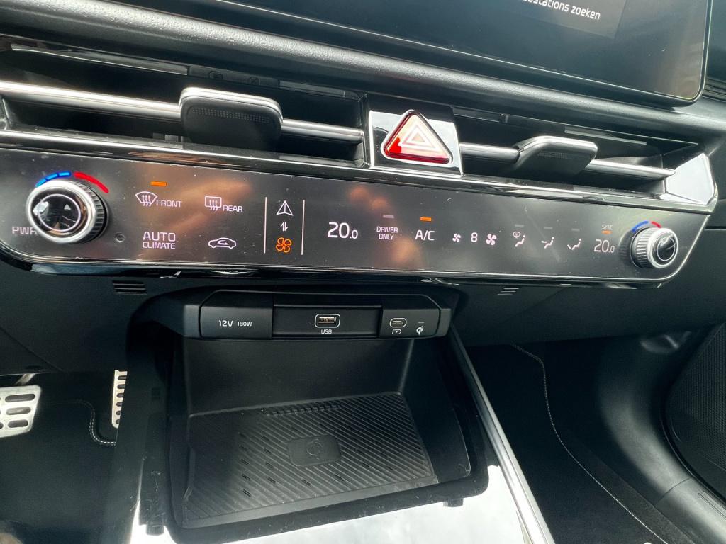 Kia Niro Ev executiveline 64.8 kwh full option, trekhaak afn. pearl white