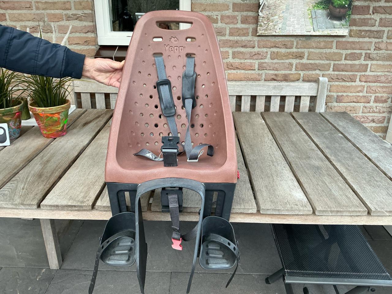 Yepp fietsstoeltje achter bruin
