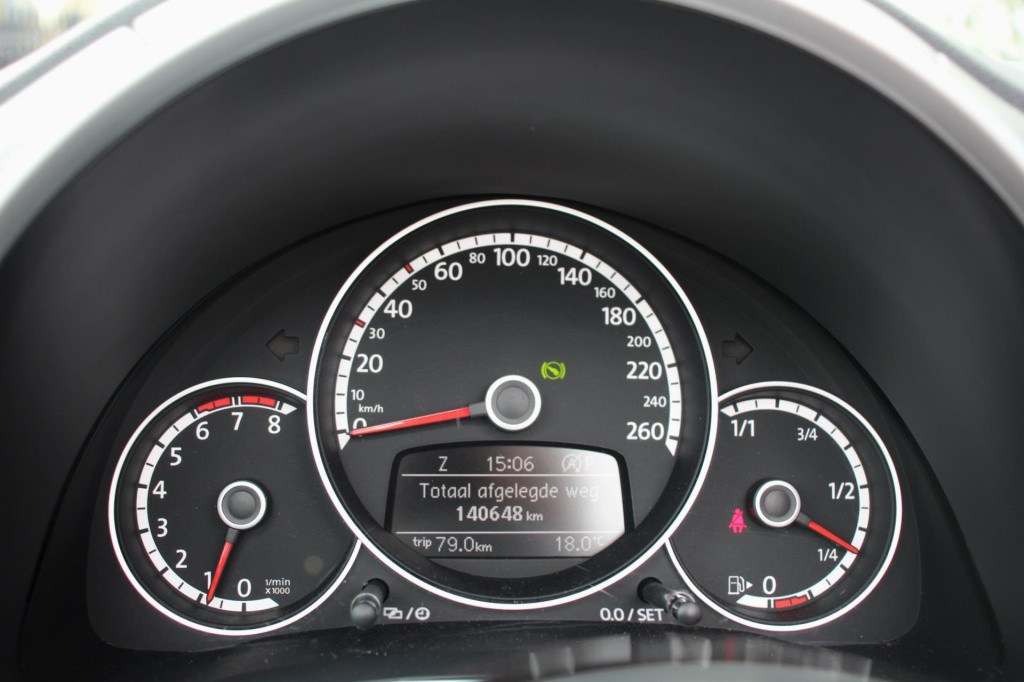 Volkswagen New Beetle cabriolet 1.4 tsi r-line club bluemotion - dab - led 