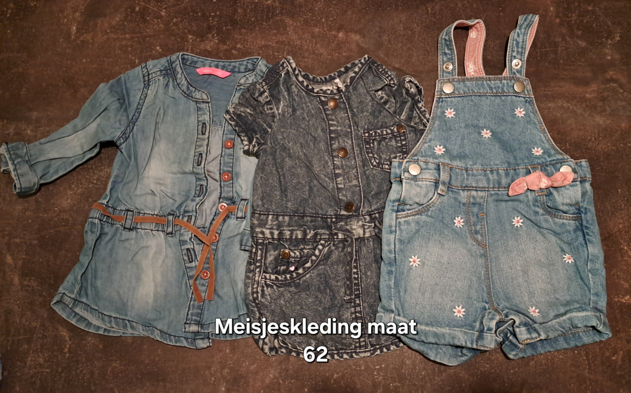 Meisjeskleding maat 62