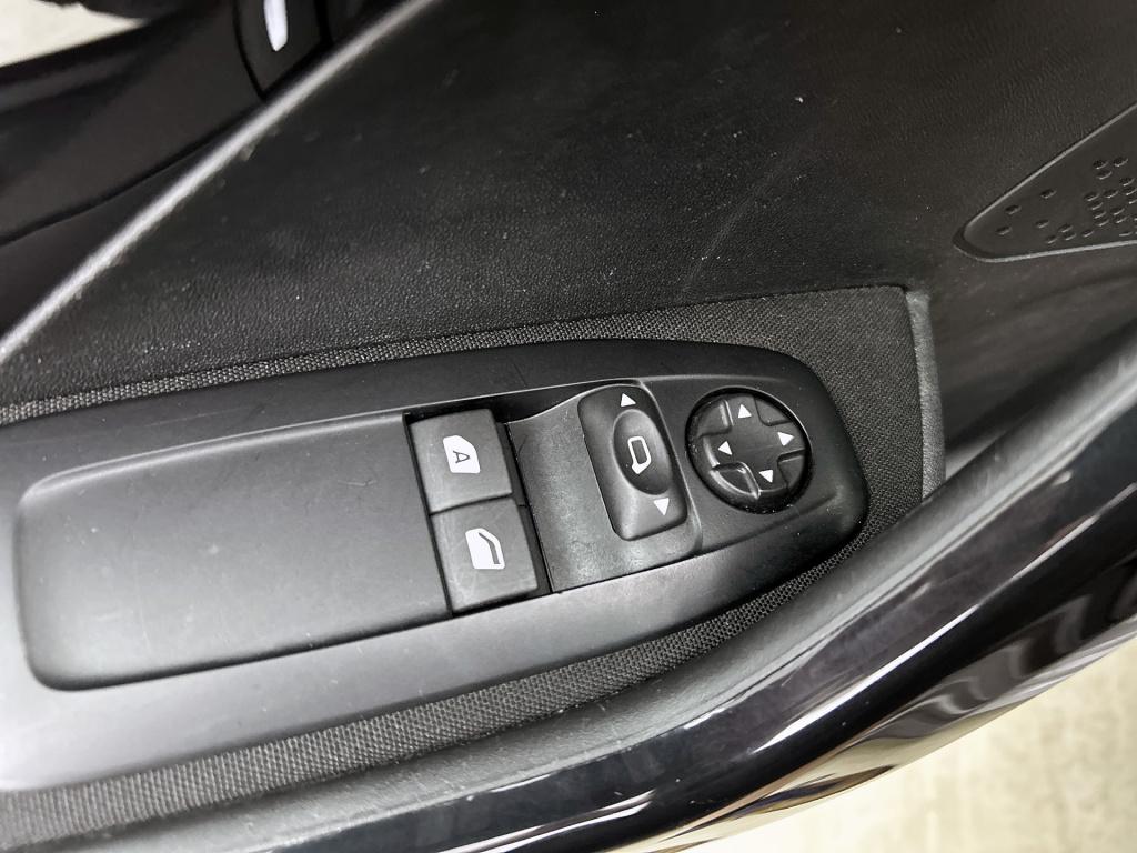 Peugeot 208 82 pk active | rijklaar | trekhaak | navigatie | apple carplay 