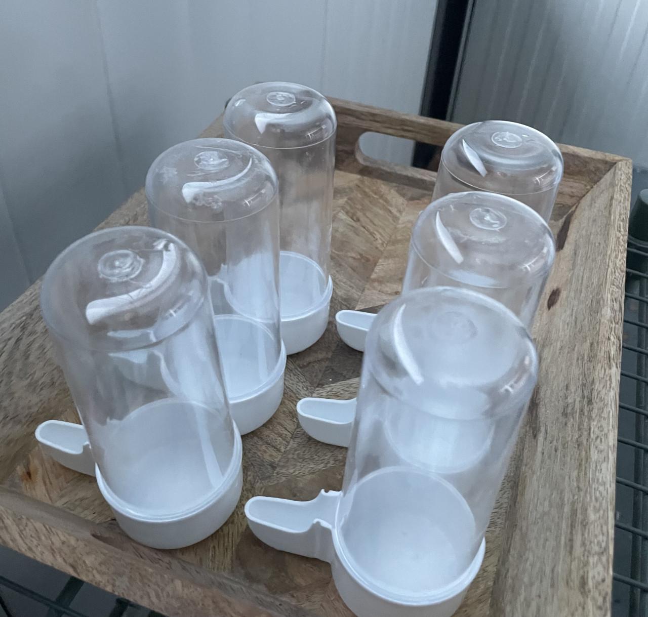 Nieuwe drinkfonteinen 200 cc 6 stuks.