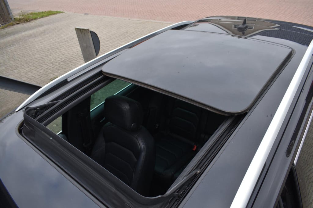 Volkswagen Tiguan 1.5 tsi act r-line | leder | pano | camera | virtual cock