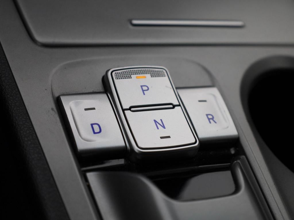 Hyundai Kona ev fashion 64 kwh